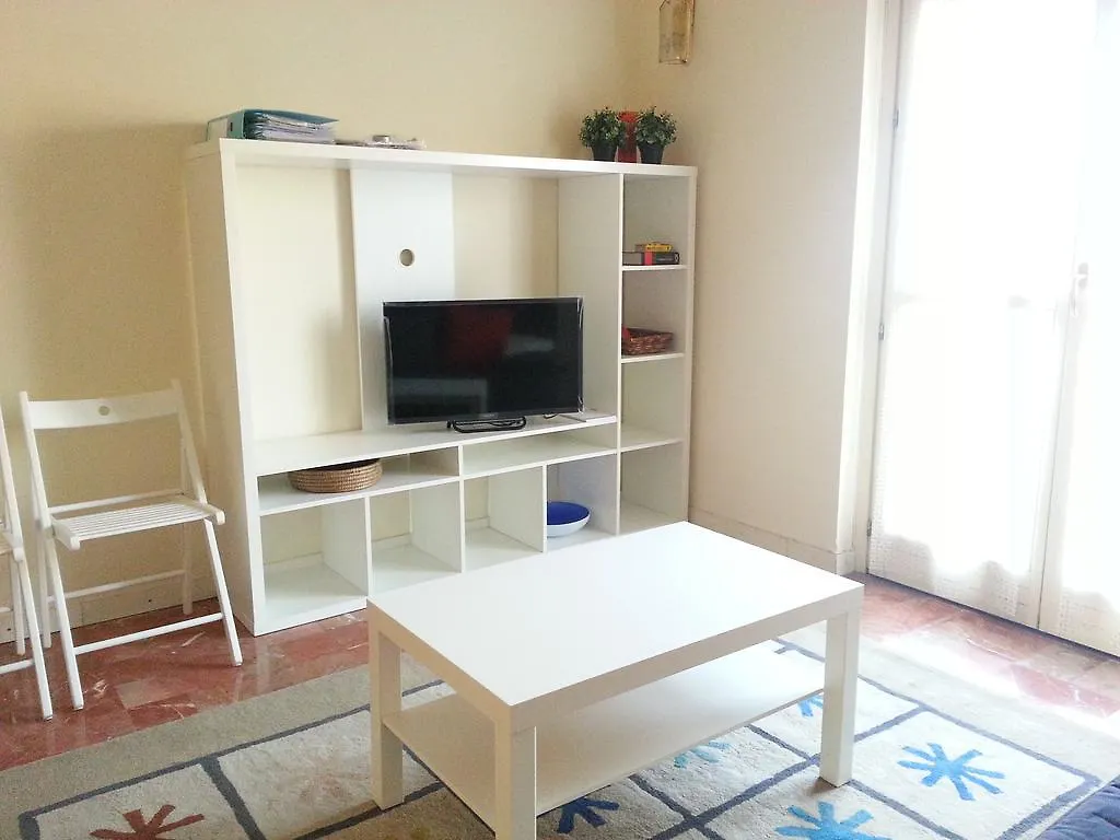 Felbi Apartamento Rho 0*,